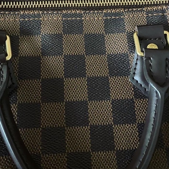 Authentic Louis Vuitton LV Damier Ebene Speedy 30 N41364 MSRP $1,675 - Picture 13 of 16